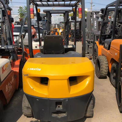 Μίνι ανελκυστήρας φορτίου Komatsu FD30 με πηγή ενέργειας ντίζελ και βάρος 3 kg