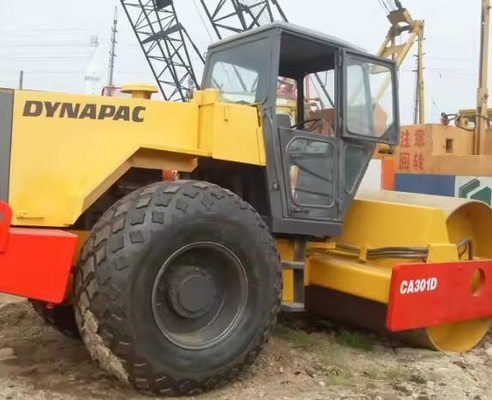 Χρησιμοποιείται σε εργασίες κατασκευής Dynapac CA25D Single Drum Vibratory Roller