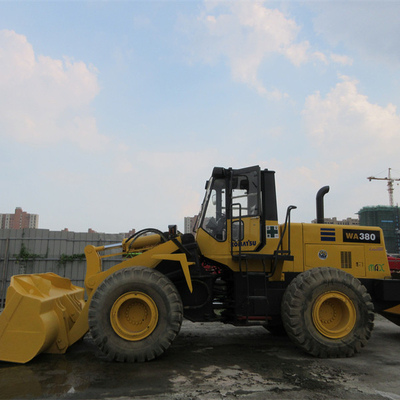 Χρησιμοποιούμενος φορτιστής Komatsu Wa380-3 με 890 ώρες εργασίας σε καλή κατάσταση