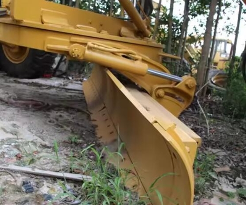 Χρησιμοποιούμενη μηχανή CAT 140M με κινητήρα Cummins σε εξαιρετική κατάσταση.