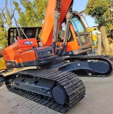 Χρησιμοποιούμενη ανασκαφή Doosan DX225 με 2800 ώρες εργασίας και χωρητικότητα κουβάς 1,1m3