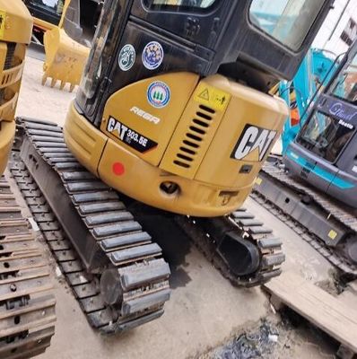 Μίνι εκσκαφέας CAT 303.5E με λειτουργικό βάρος 3600 lbs και κινητήρα CAT C1.1